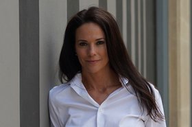 Ronna Davis headshot4 .jpeg